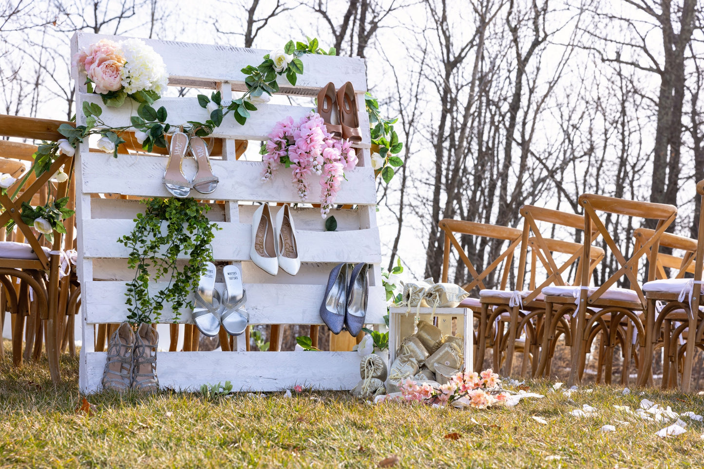 Foldable Flats Party Box | 20 Pairs of Nude Flats in White Display Box