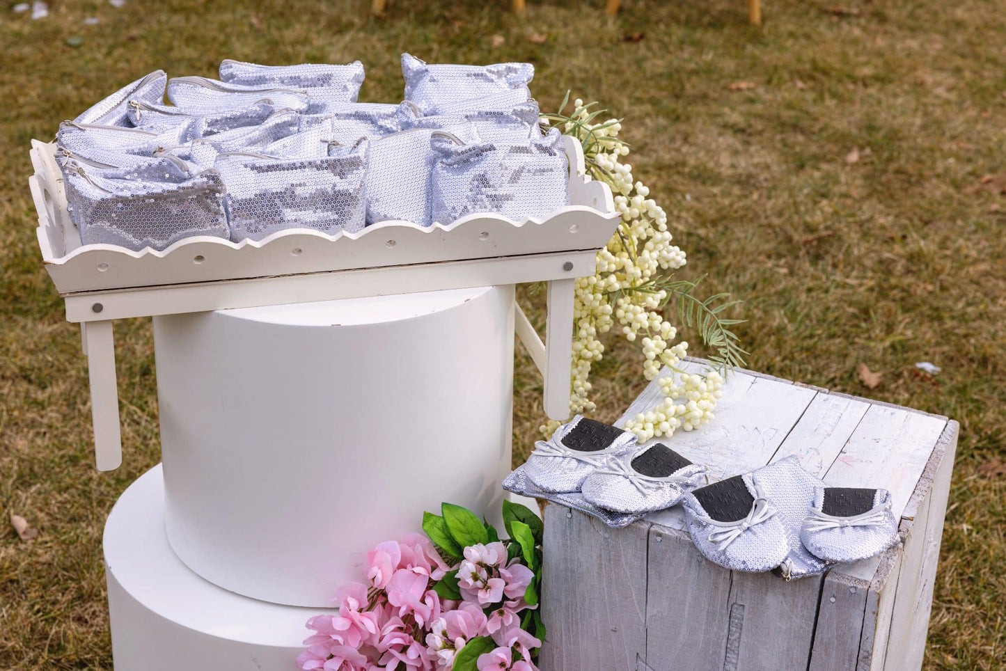 Foldable Flats Party Box | 20 Pairs of Silver Flats in White Display Box