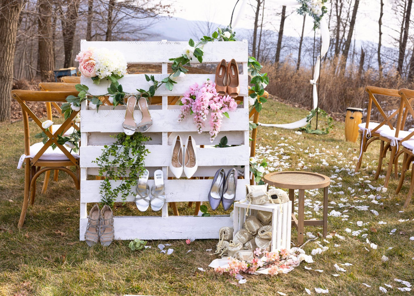 Foldable Flats Party Box | 20 Pairs of Ballet Pink Flats in White Display Box